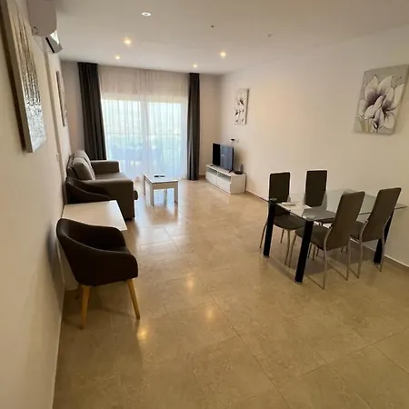 Flamingo Hills Aparthotel 2*